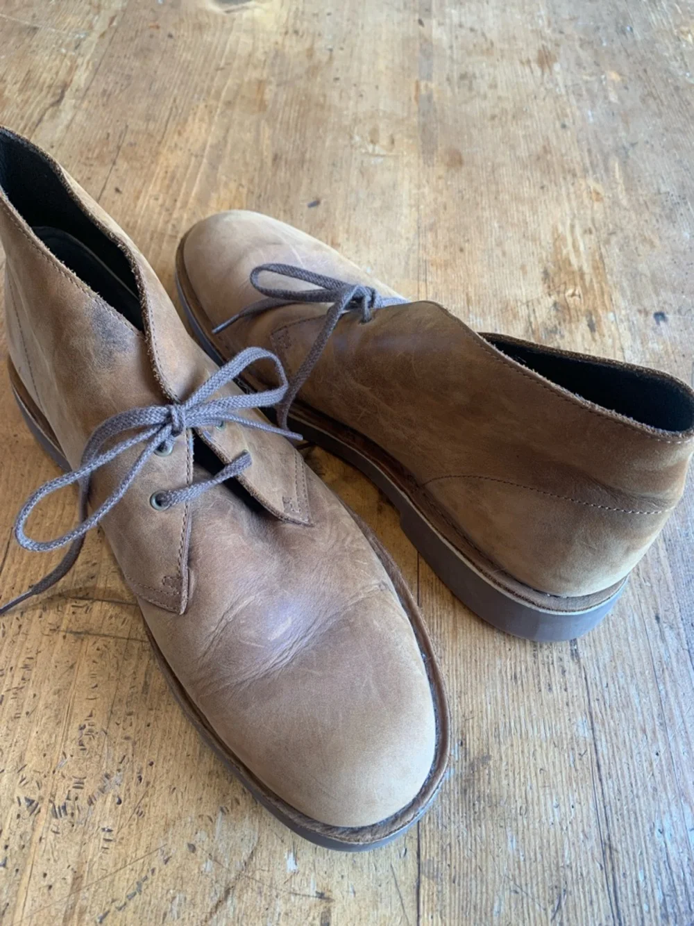 Clarks Men’s Brown Suede Chukka Boots - Classic Lace-Up